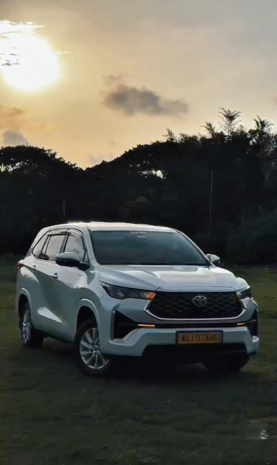 Toyota Innova Hycross